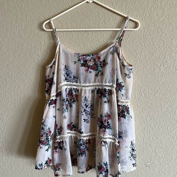 Women’s Rose Shirt Size Small Floral with Buttons Blouse Like - Picture 3 of 3